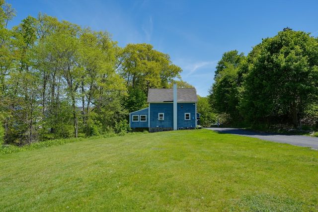 14 Mill St, Northborough, MA 01532