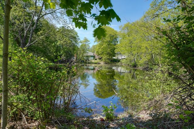14 Mill St, Northborough, MA 01532