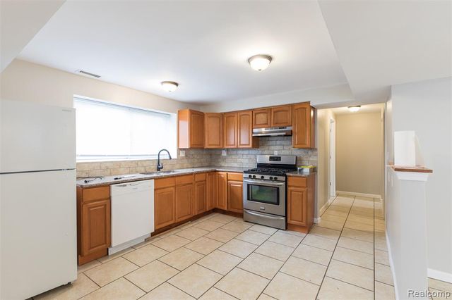 6739 Caribou Street, Westland, MI 48185