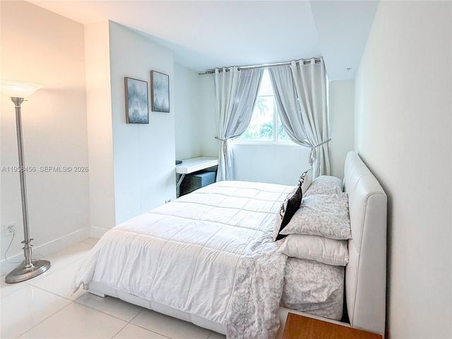 253 NE 2nd St 903, Miami, FL 33132