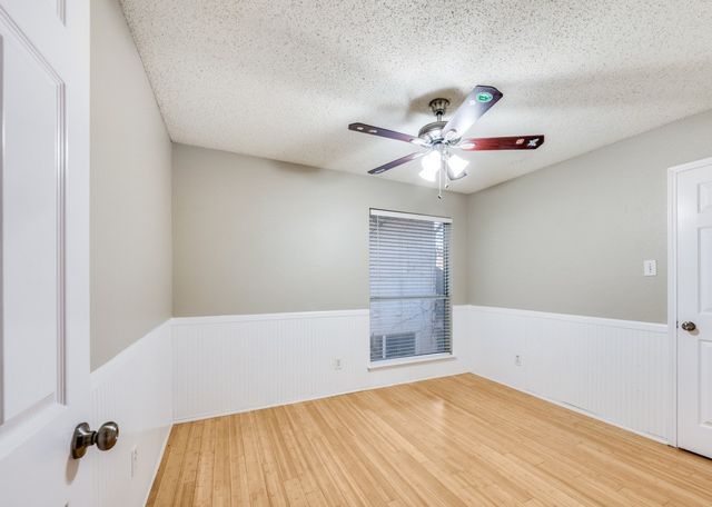 4933 Glenscape Trail, Fort Worth, TX 76137