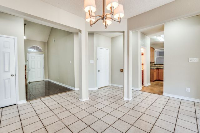 4933 Glenscape Trail, Fort Worth, TX 76137