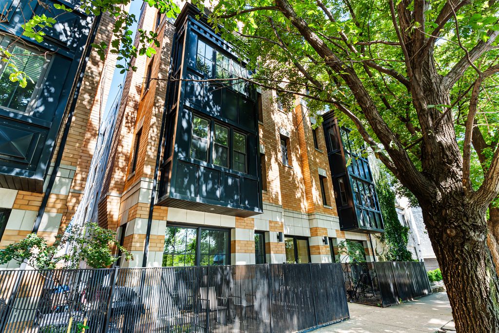 2235 N Lister Avenue 102, Chicago, IL 60614 — exterior