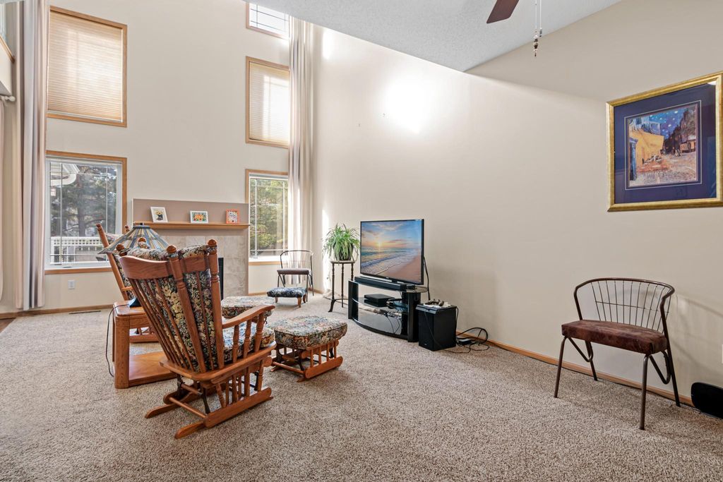 629 Sutherland Drive, Woodbury, MN 55129 — photo 3