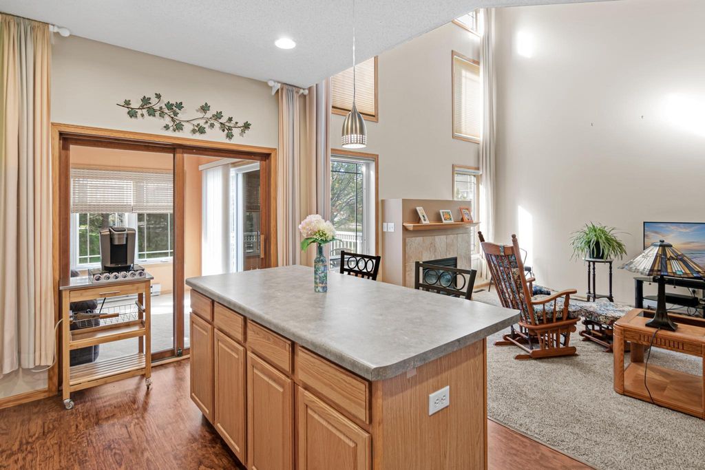 629 Sutherland Drive, Woodbury, MN 55129 — photo 5