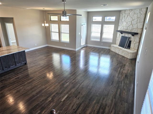 2721 Silo Lane, Van Alstyne, TX 75495