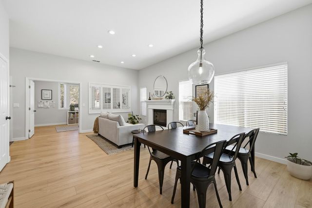 43 Kingsbury Ct, Roseville, CA 95678