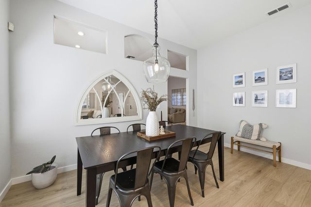43 Kingsbury Ct, Roseville, CA 95678
