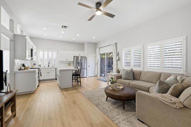 43 Kingsbury Ct, Roseville, CA 95678
