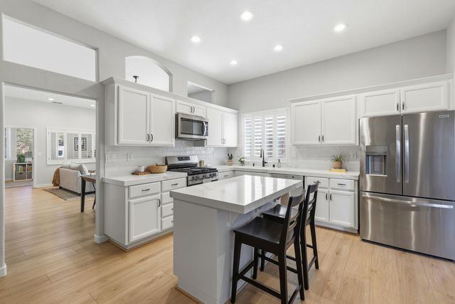 43 Kingsbury Ct, Roseville, CA 95678