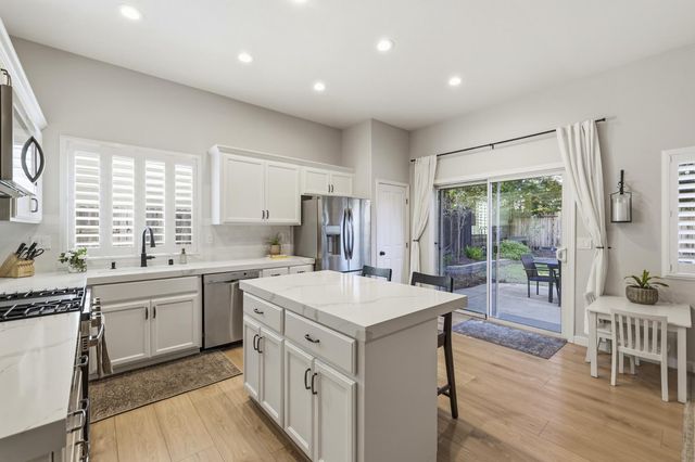 43 Kingsbury Ct, Roseville, CA 95678