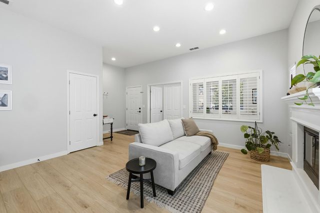 43 Kingsbury Ct, Roseville, CA 95678