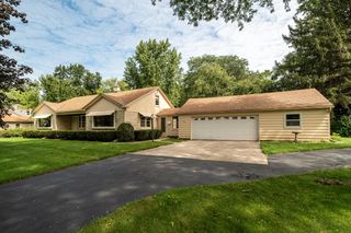 226 Vernon AVENUE, Thiensville, WI 53092
