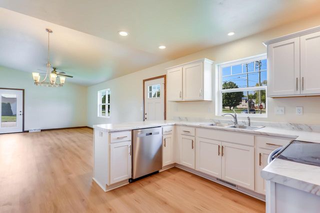 2205 Kellner STREET, Manitowoc, WI 54220