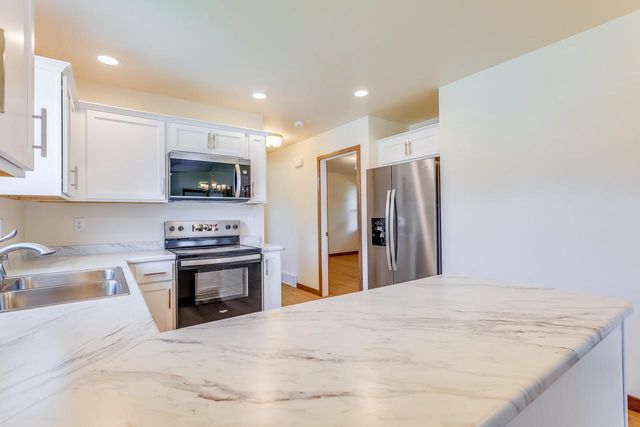 2205 Kellner STREET, Manitowoc, WI 54220