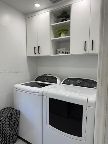 1801 NW 42nd St, Oakland Park, FL 33309