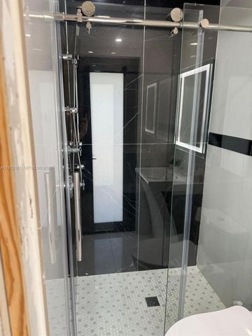 1801 NW 42nd St, Oakland Park, FL 33309