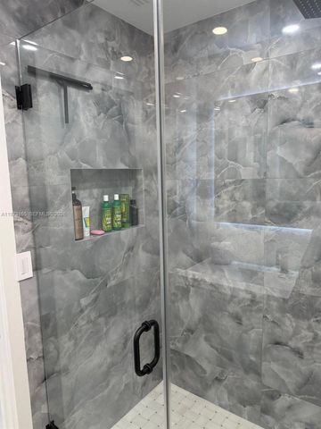 1801 NW 42nd St, Oakland Park, FL 33309