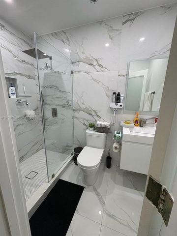 1801 NW 42nd St, Oakland Park, FL 33309