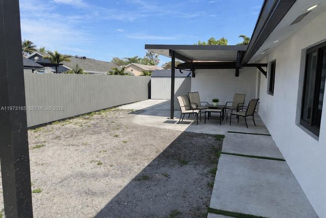 1801 NW 42nd St, Oakland Park, FL 33309