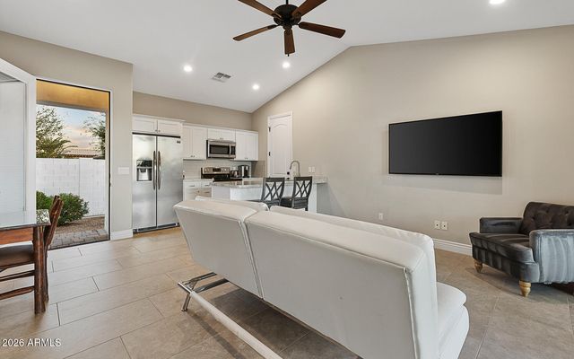 6119 E Gold Dust Avenue, Paradise Valley, AZ 85253