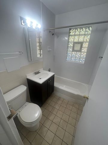5741 W 35th Street 12F, Cicero, IL 60804