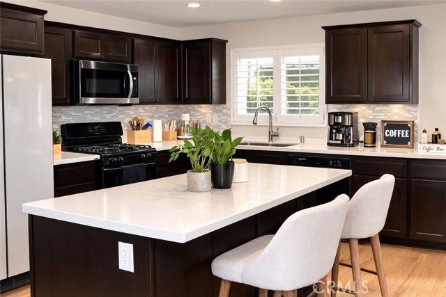 6971 Sagebrush Way, Fontana, CA 92336