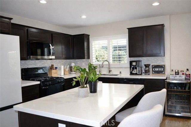 6971 Sagebrush Way, Fontana, CA 92336