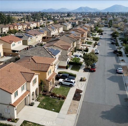 6971 Sagebrush Way, Fontana, CA 92336