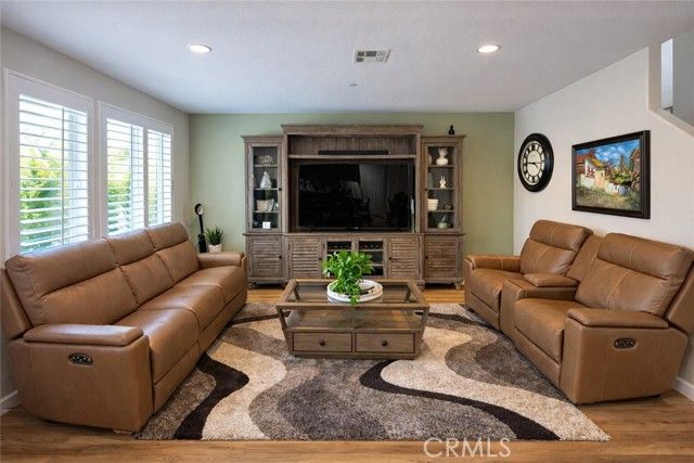 6971 Sagebrush Way, Fontana, CA 92336