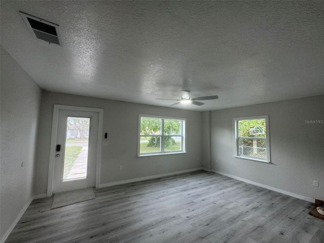 2549 OLIVE AVENUE, Lake Wales, FL 33898