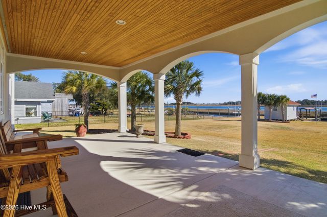 1044 Mallard Bay Road, Hampstead, NC 28443