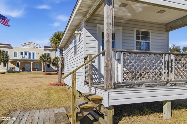 1044 Mallard Bay Road, Hampstead, NC 28443