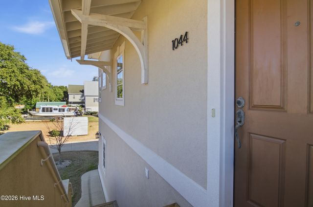 1044 Mallard Bay Road, Hampstead, NC 28443