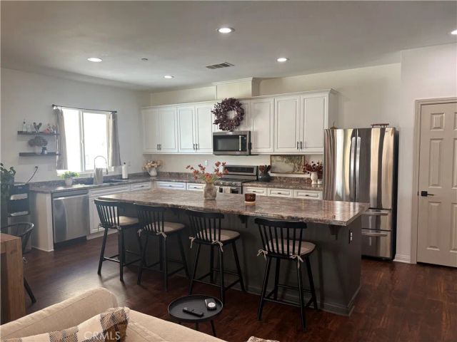 3672 Old Oak, San Jacinto, CA 92582