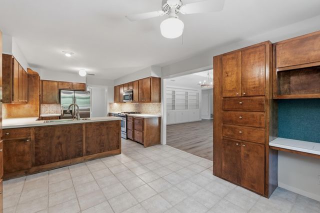 2802 Pecos ST, Austin, TX 78703