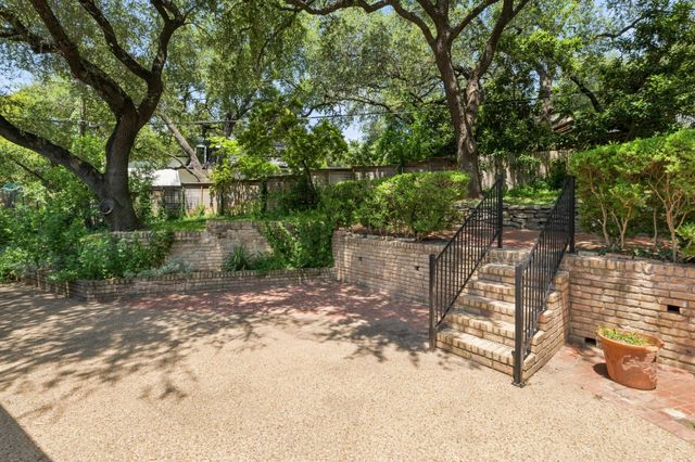 2802 Pecos ST, Austin, TX 78703