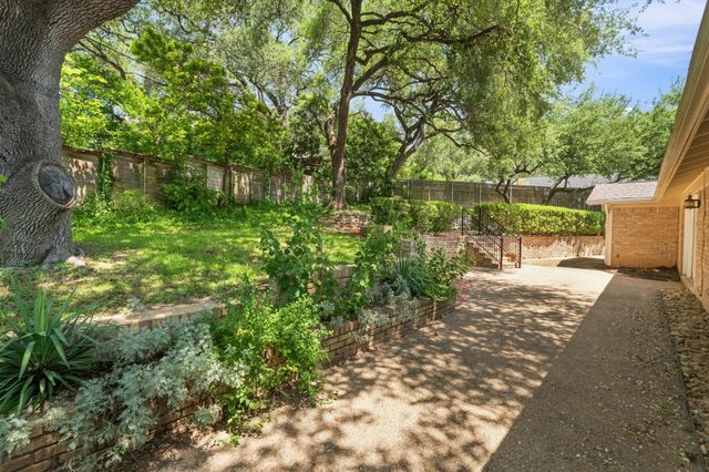 2802 Pecos ST, Austin, TX 78703