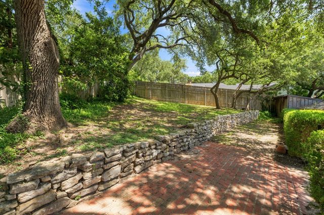 2802 Pecos ST, Austin, TX 78703