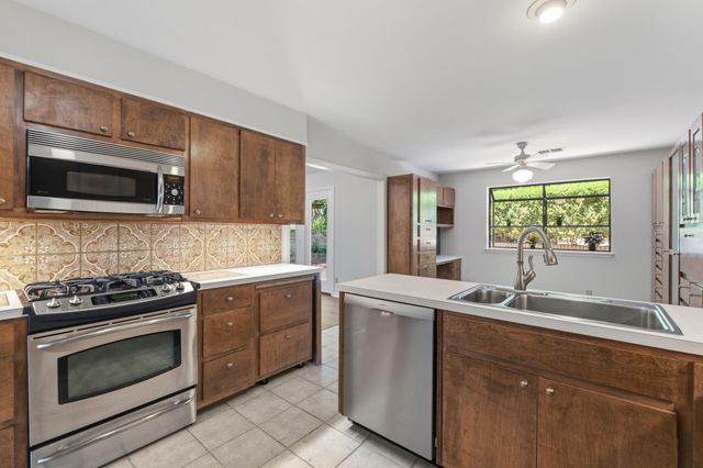 2802 Pecos ST, Austin, TX 78703