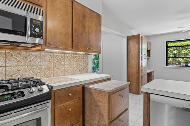 2802 Pecos ST, Austin, TX 78703