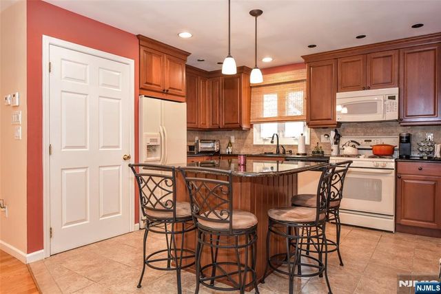 31 Leo Place, Lodi, NJ 07644
