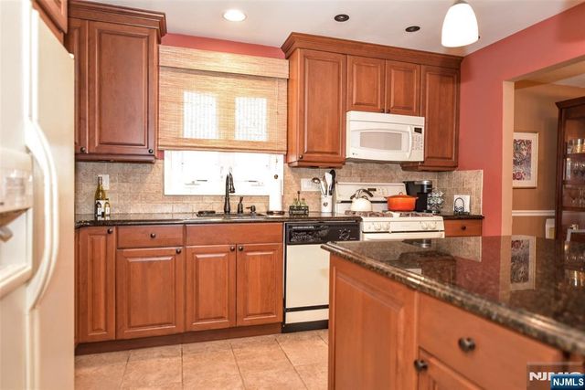 31 Leo Place, Lodi, NJ 07644
