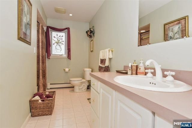 31 Leo Place, Lodi, NJ 07644