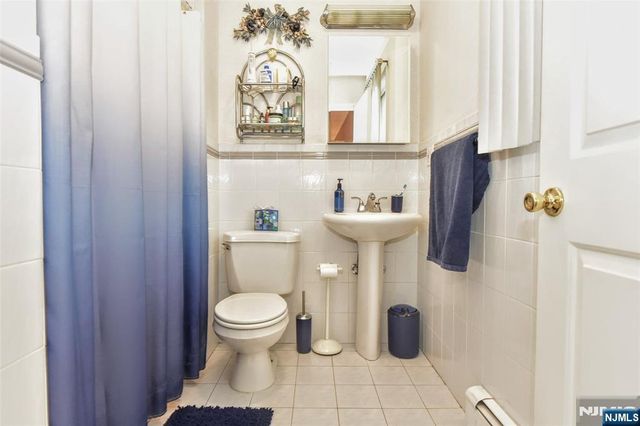 31 Leo Place, Lodi, NJ 07644