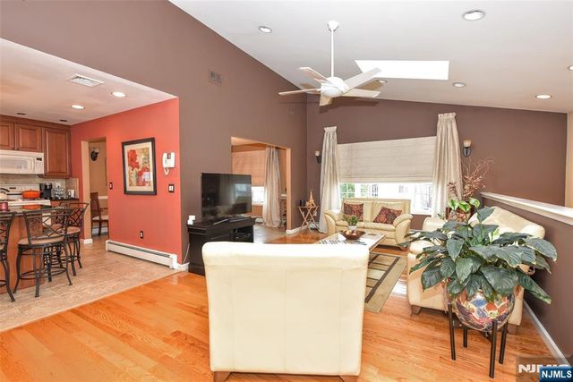31 Leo Place, Lodi, NJ 07644
