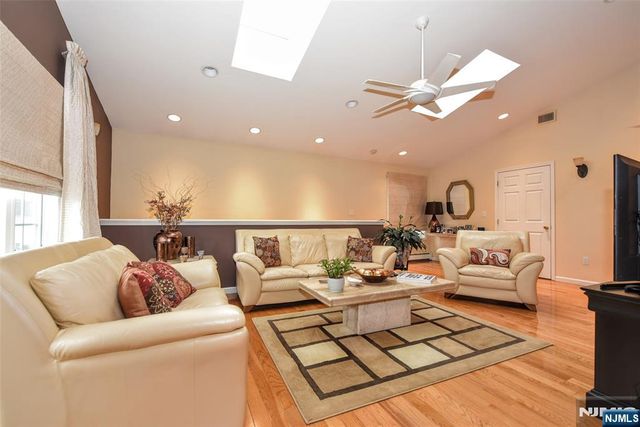 31 Leo Place, Lodi, NJ 07644