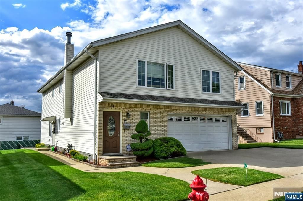 31 Leo Place, Lodi, NJ 07644