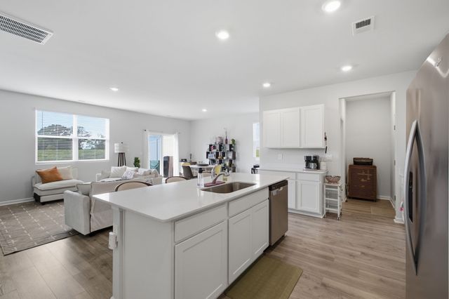 5018 Benelli Dr, Lebanon, TN 37090