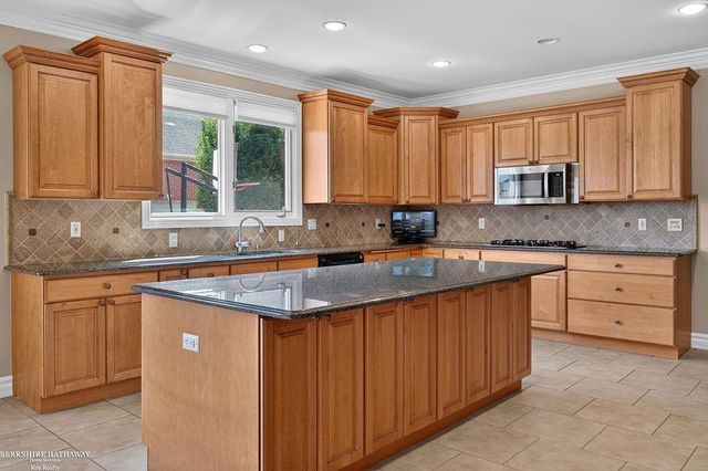 62734 Morningside Drive, Washington Twp, MI 48094